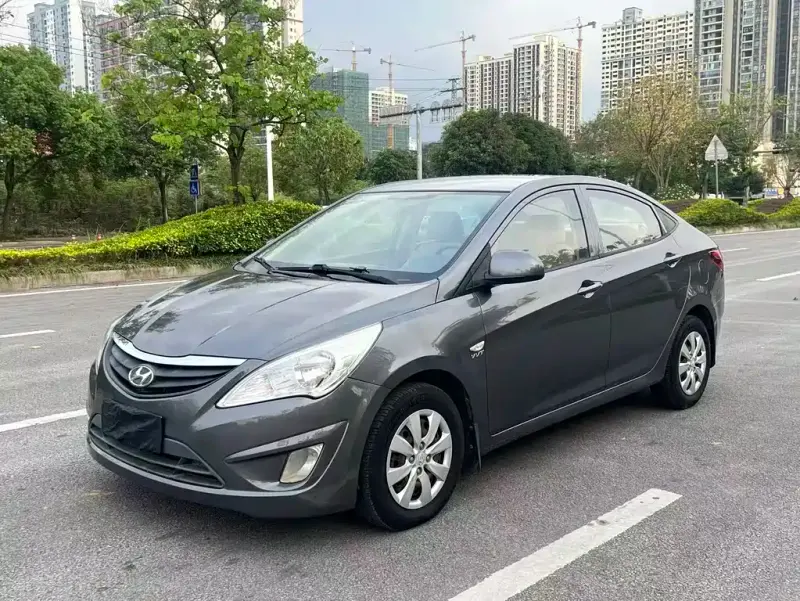 Hyundai Verna, 2012