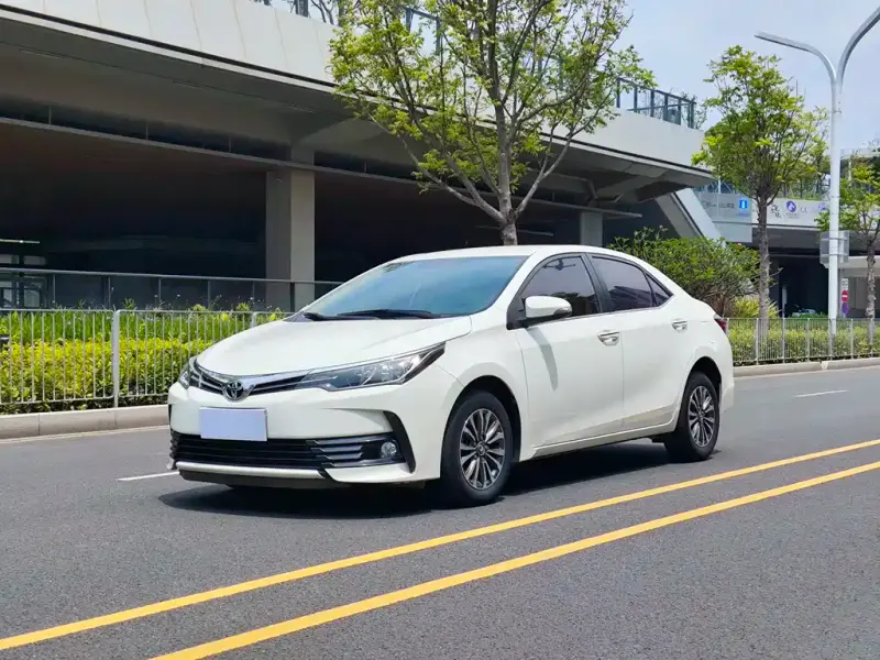 Toyota Corolla, 2017 — фото 1