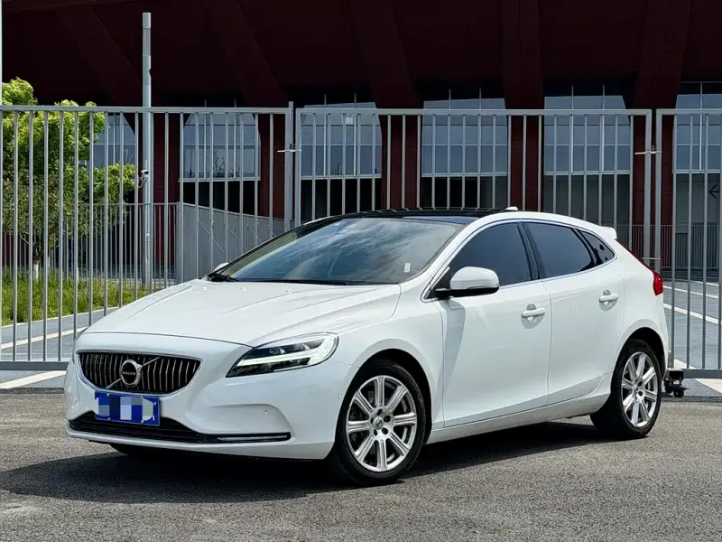 Volvo V40, 2017