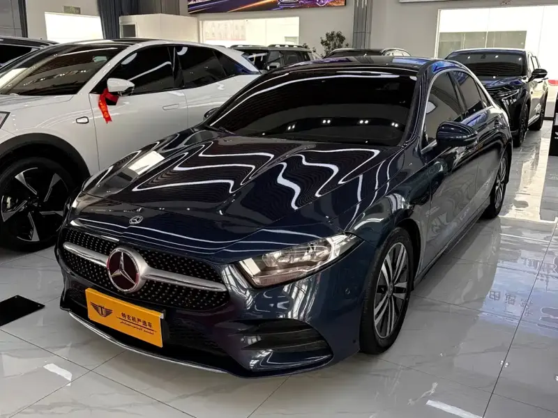 Mercedes-Benz A-Class, 2019 — фото 1