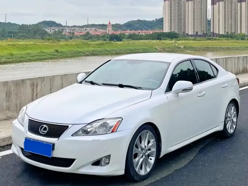 Lexus IS, 2009