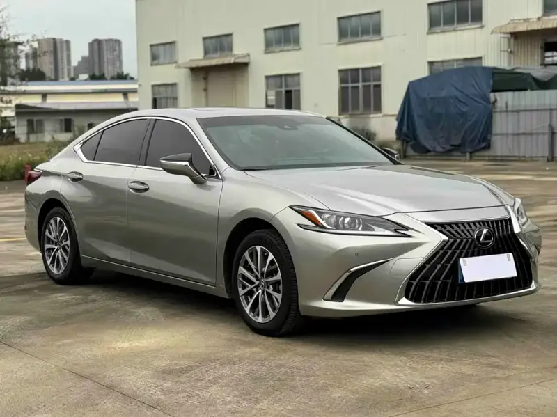 Lexus ES, 2023
