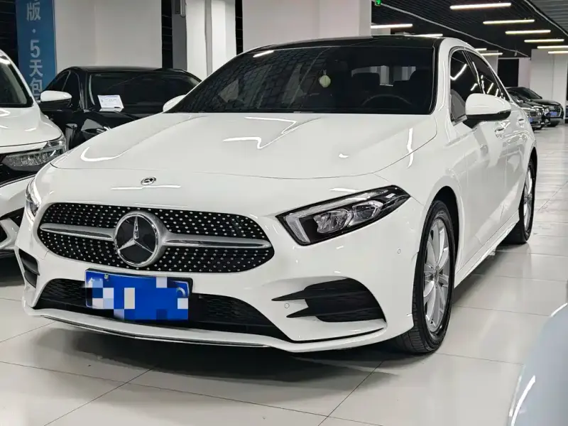 Mercedes-Benz A-Class, 2020 — фото 1