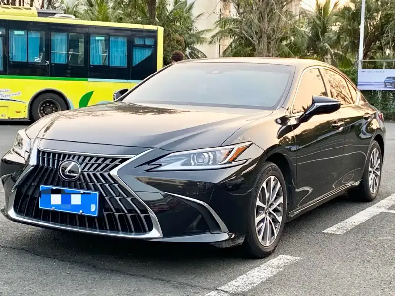 Lexus ES, 2023