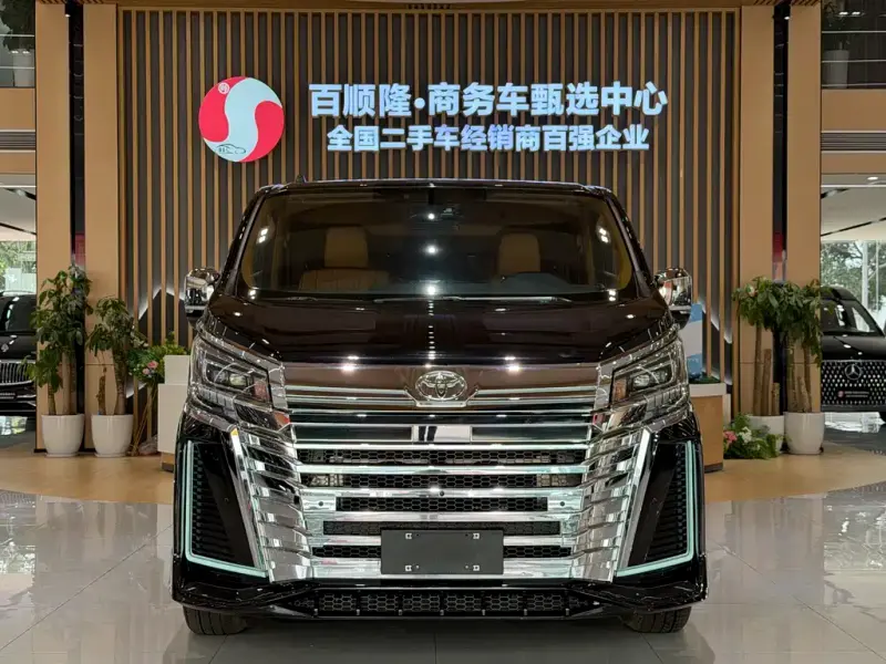Toyota Hiace, 2024
