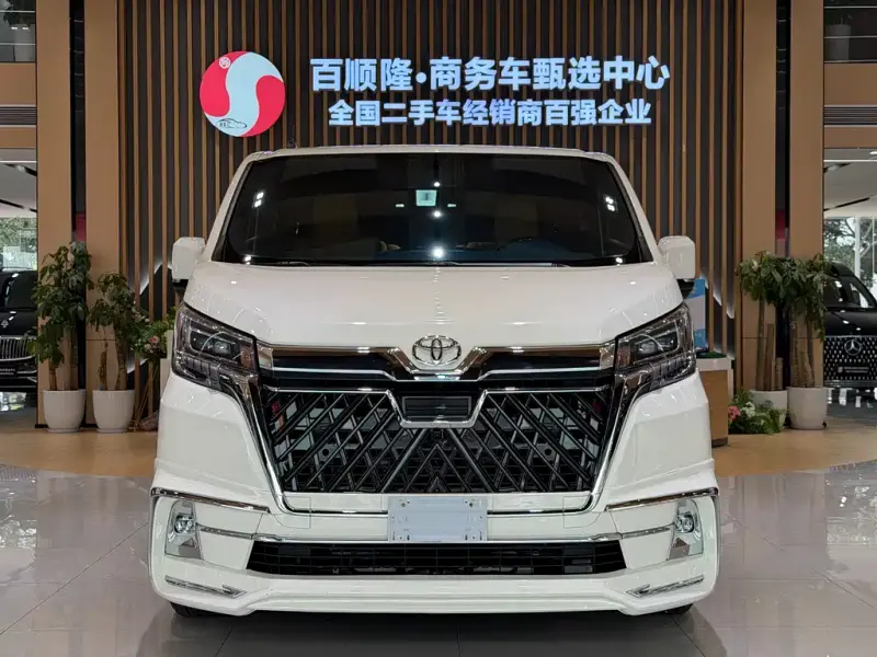 Toyota Hiace, 2025