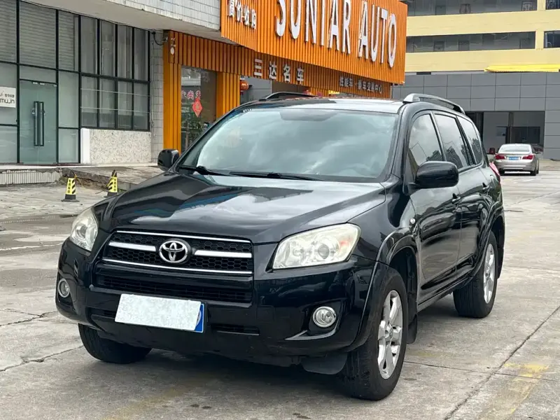 Toyota RAV4, 2010