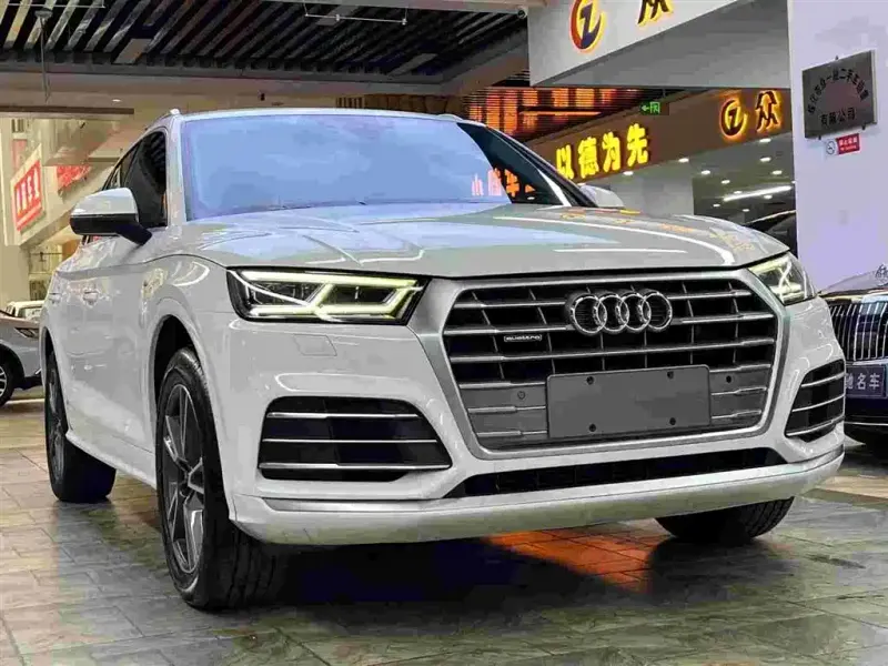 Audi Q5L, 2020 — фото 1
