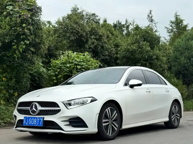 Mercedes-Benz A-Class, 2019 — фото 1