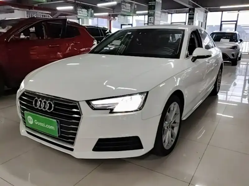 Audi A4L, 2017 — фото 1
