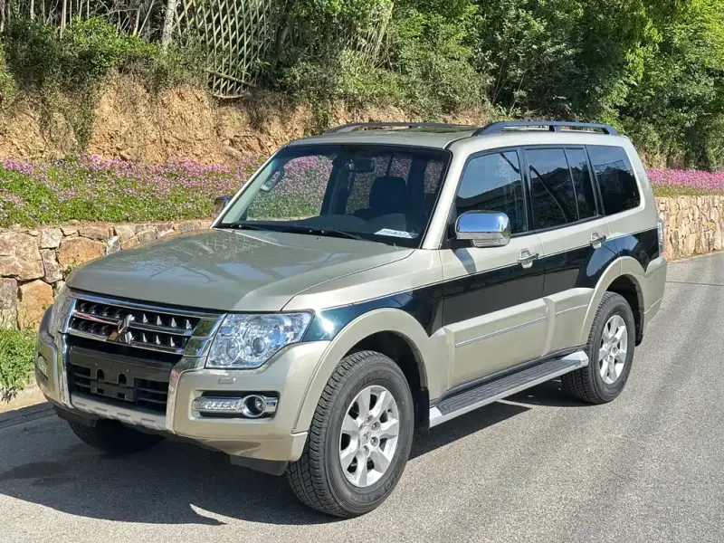 Mitsubishi Pajero (Import), 2016 — фото 1