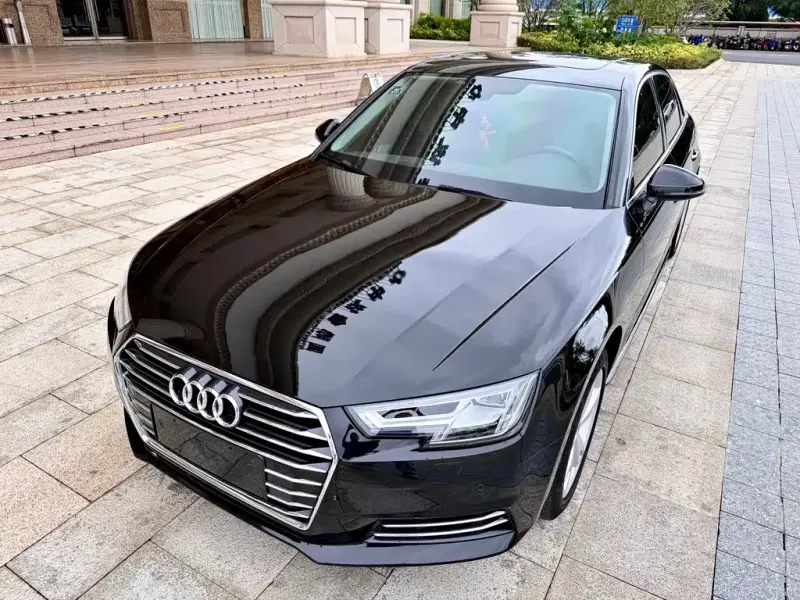 Audi A4L, 2017 — фото 1