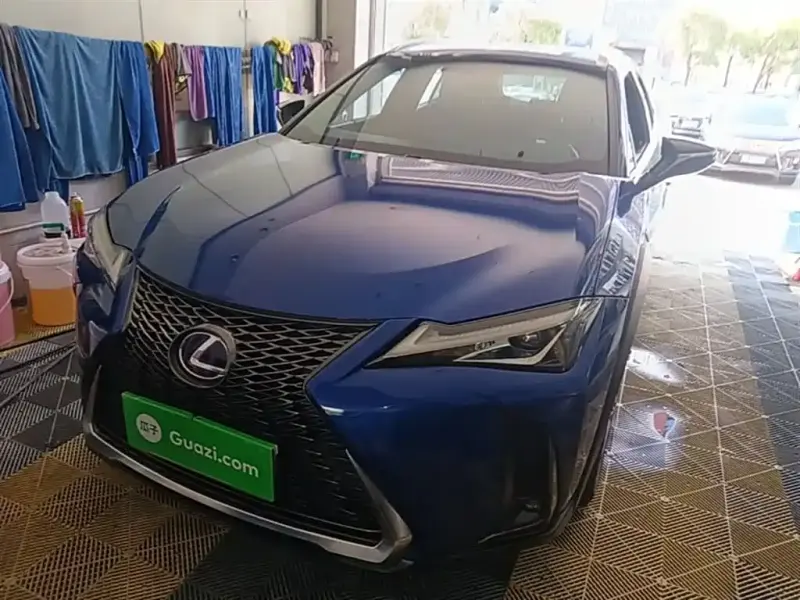 Lexus UX, 2019
