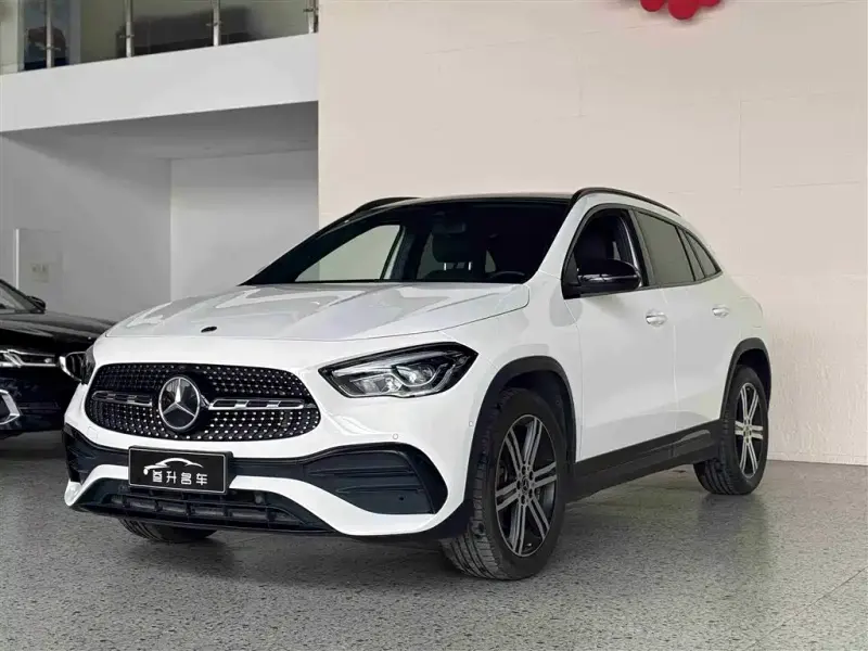 Mercedes-Benz GLA, 2022 — фото 1