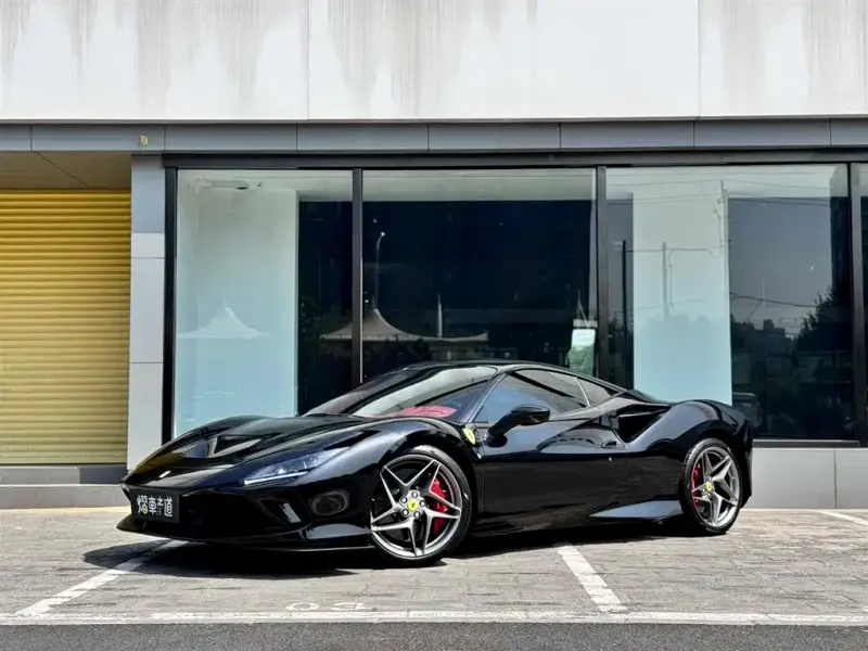 Ferrari F8, 2022 — фото 1