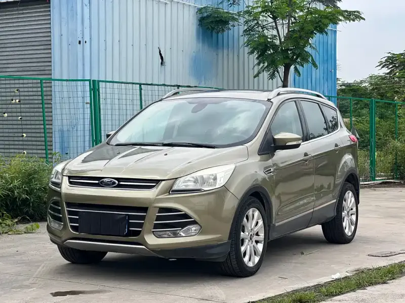 Ford Kuga, 2013