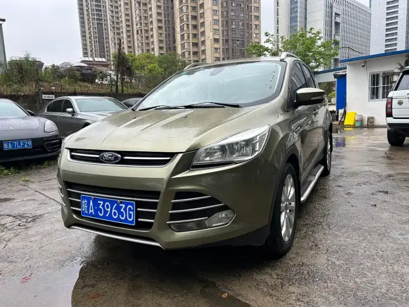 Ford Kuga, 2013