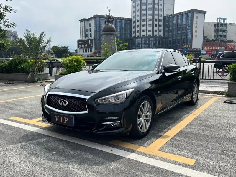 Infiniti Q50L, 2015