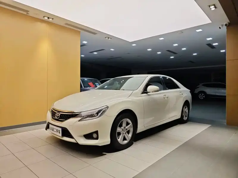 Toyota Reiz, 2015