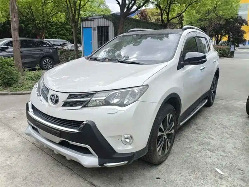 Toyota RAV4, 2015