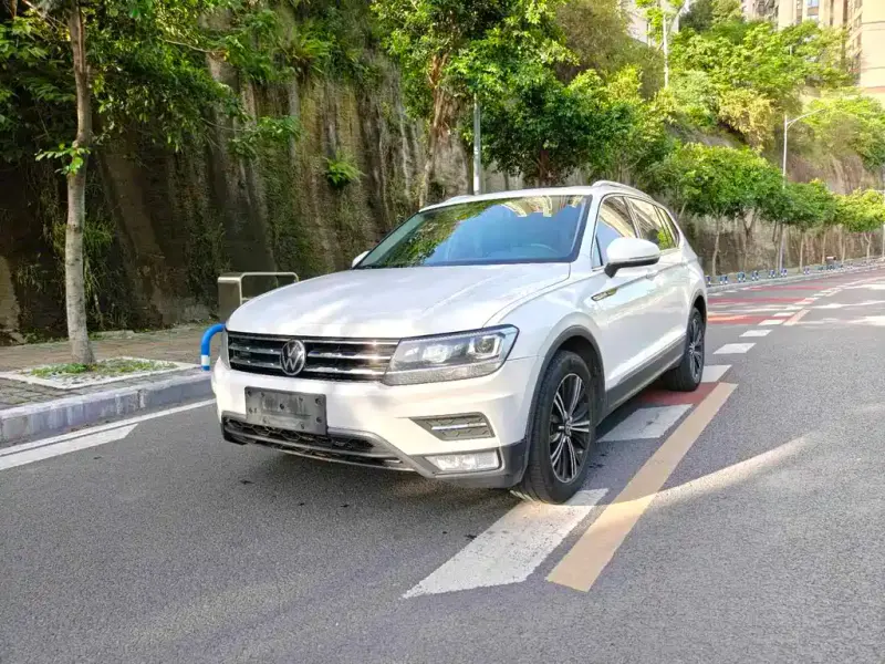 Volkswagen Tiguan L, 2021