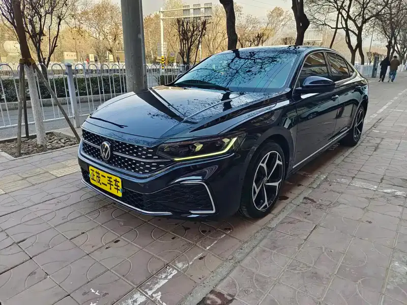 Volkswagen Passat, 2023