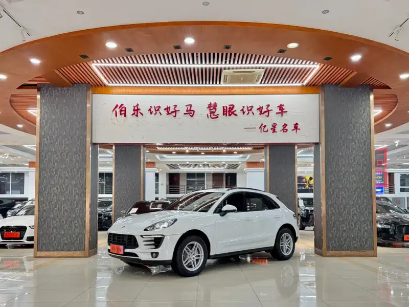 Porsche Macan, 2016