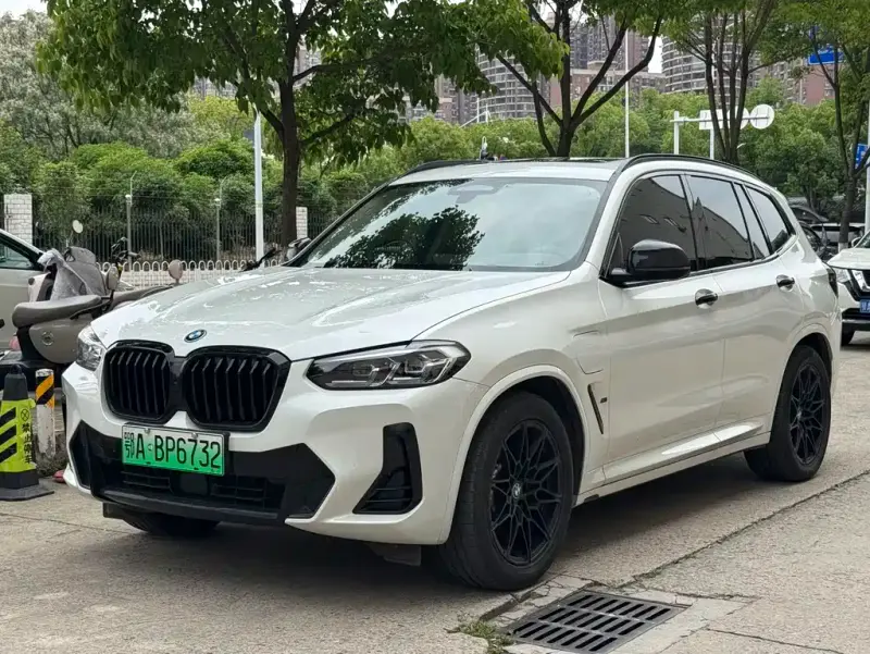 BMW iX3, 2023