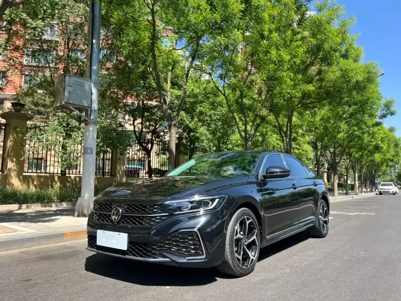 Volkswagen Passat, 2024