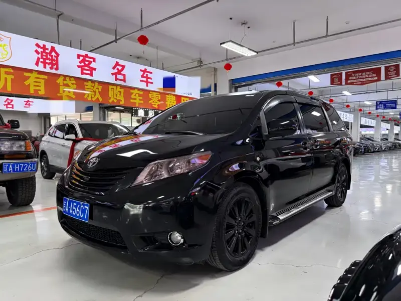Toyota Sienna, 2018