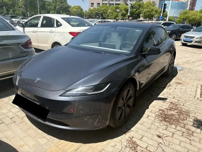 Tesla Model 3, 2025
