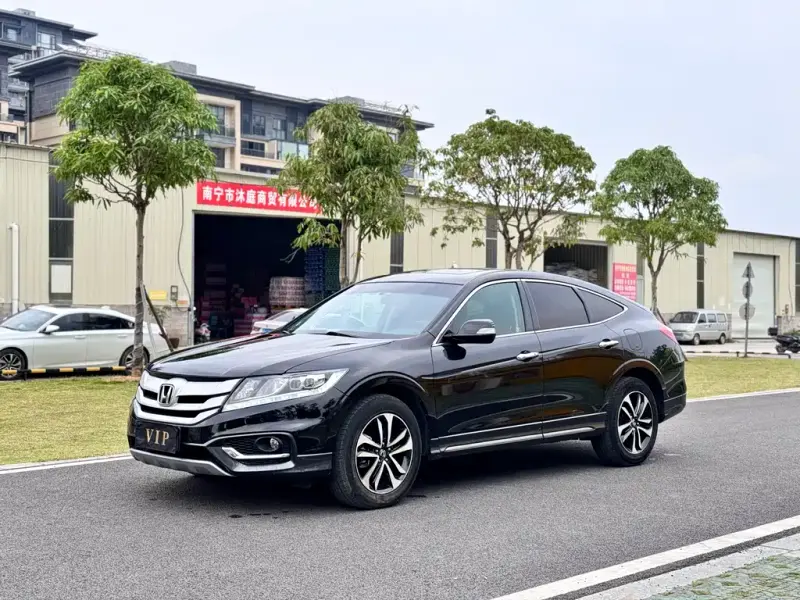 Honda Crosstour, 2016 — фото 1