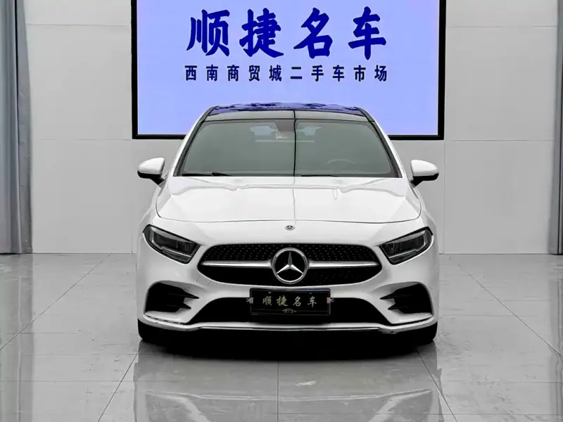 Mercedes-Benz A-Class, 2019 — фото 1
