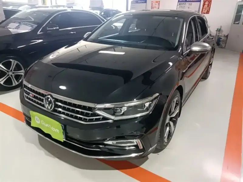 Volkswagen Magotan, 2023