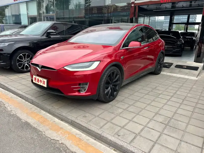 Tesla Model X, 2017