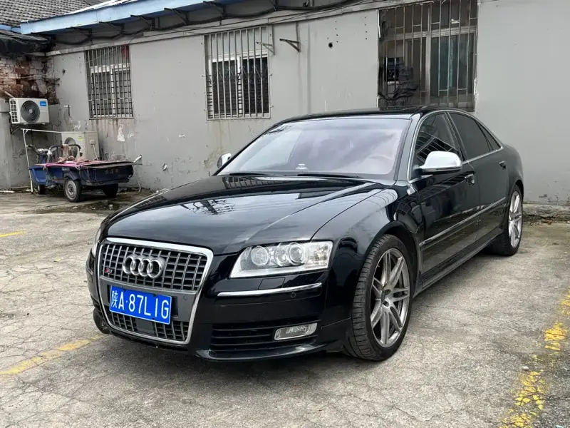 Audi S8, 2015