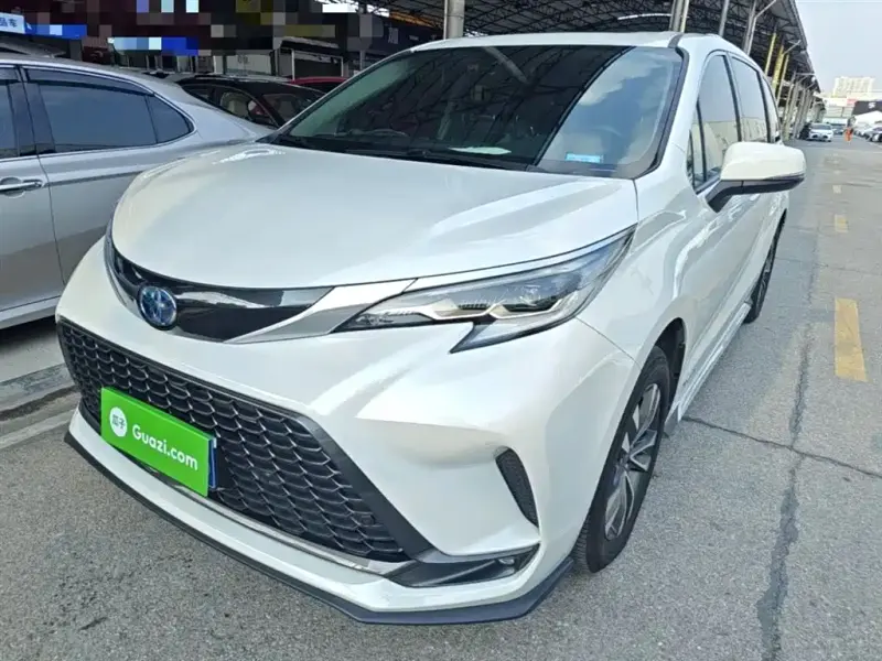 Toyota Granvia, 2024 — фото 1