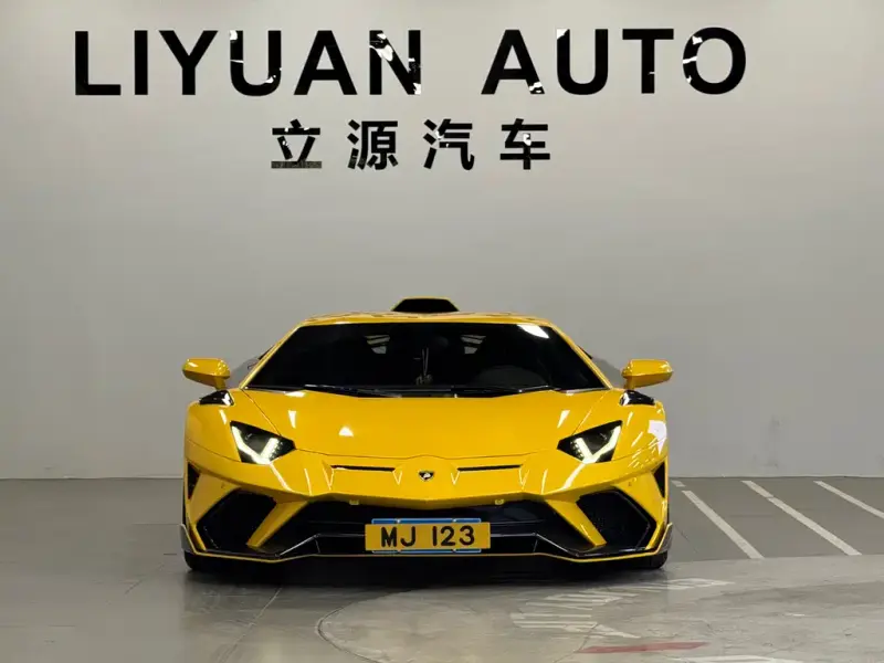 Lamborghini Aventador, 2014