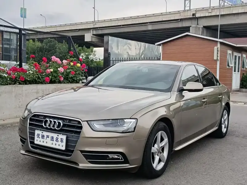 Audi A4L, 2012 — фото 1