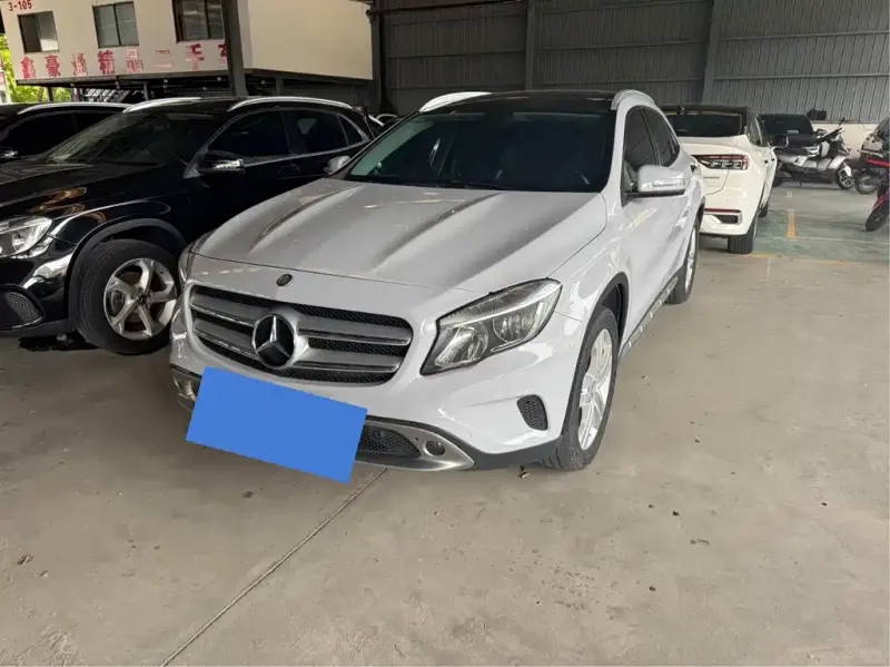 Mercedes-Benz GLA, 2015 — фото 1