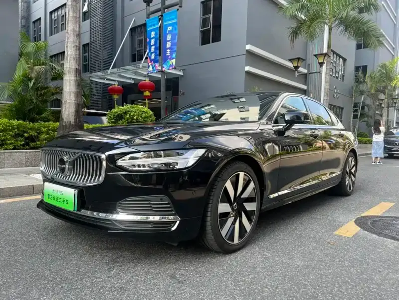 Volvo S90 PHEV, 2024