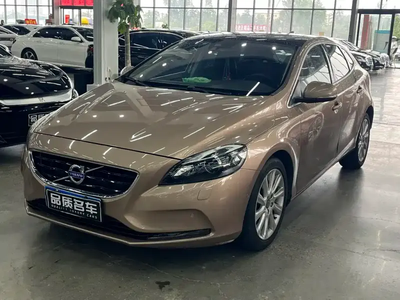 Volvo V40, 2016
