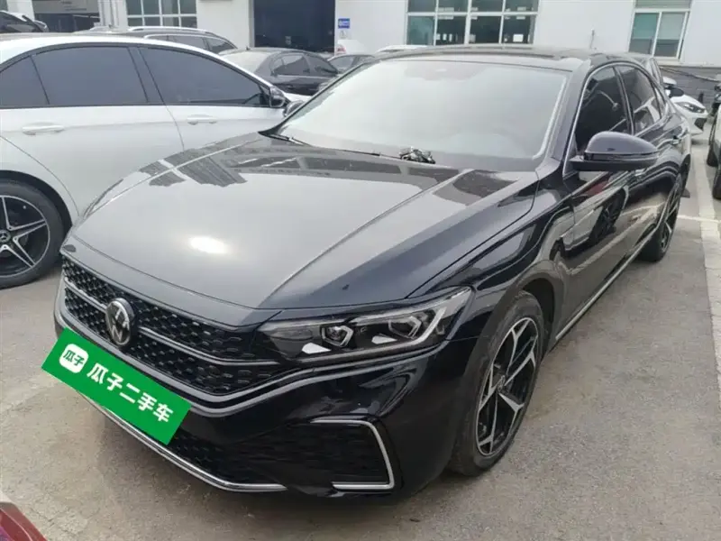 Volkswagen Passat, 2025