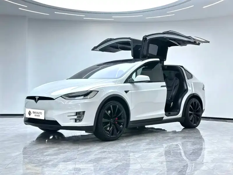 Tesla Model X, 2017