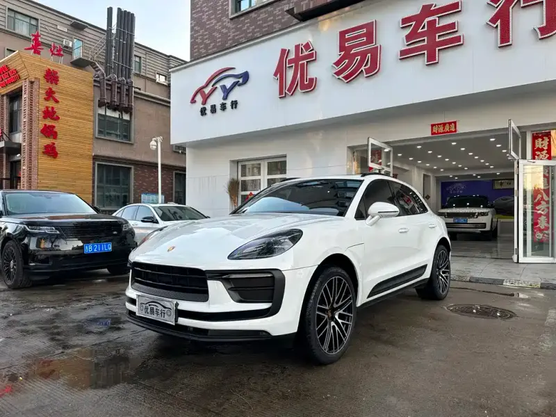 Porsche Macan, 2022