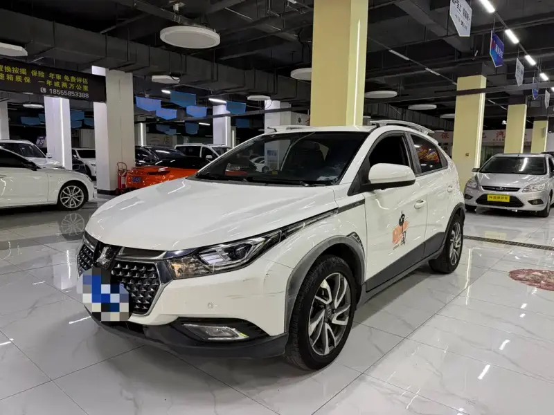 Luxgen U5 SUV, 2018