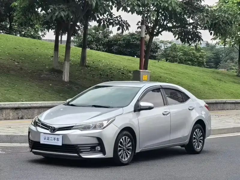 Toyota Corolla, 2018 — фото 1