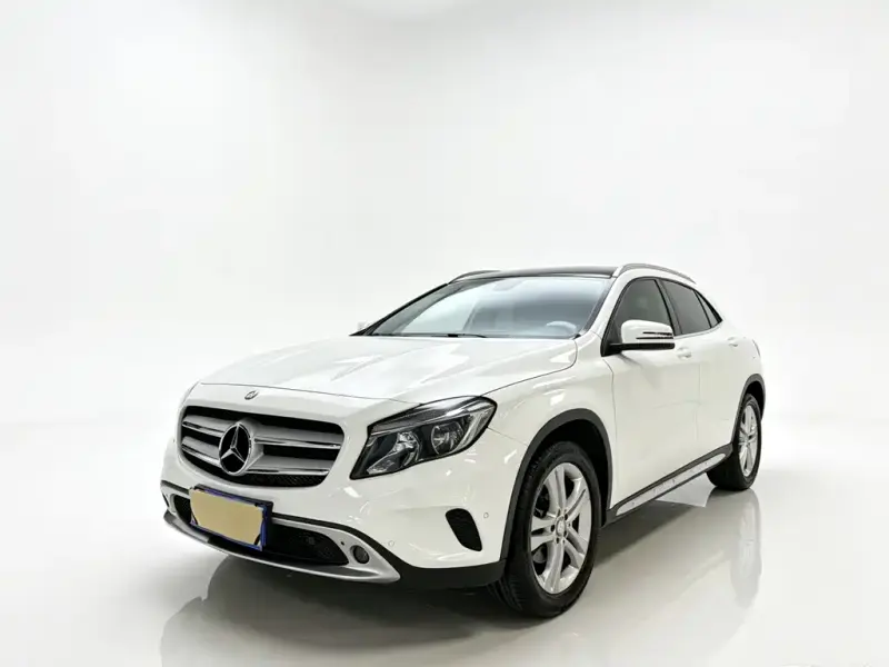 Mercedes-Benz GLA, 2015 — фото 1