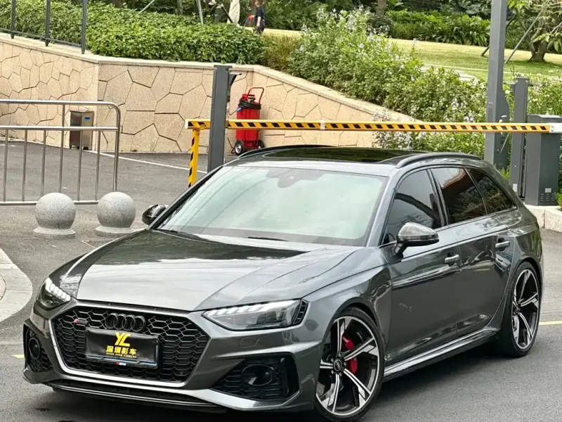 Audi RS 4, 2023
