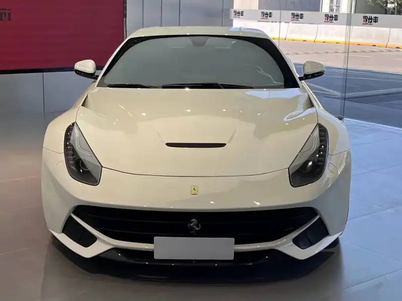Ferrari F12berlinetta, 2013